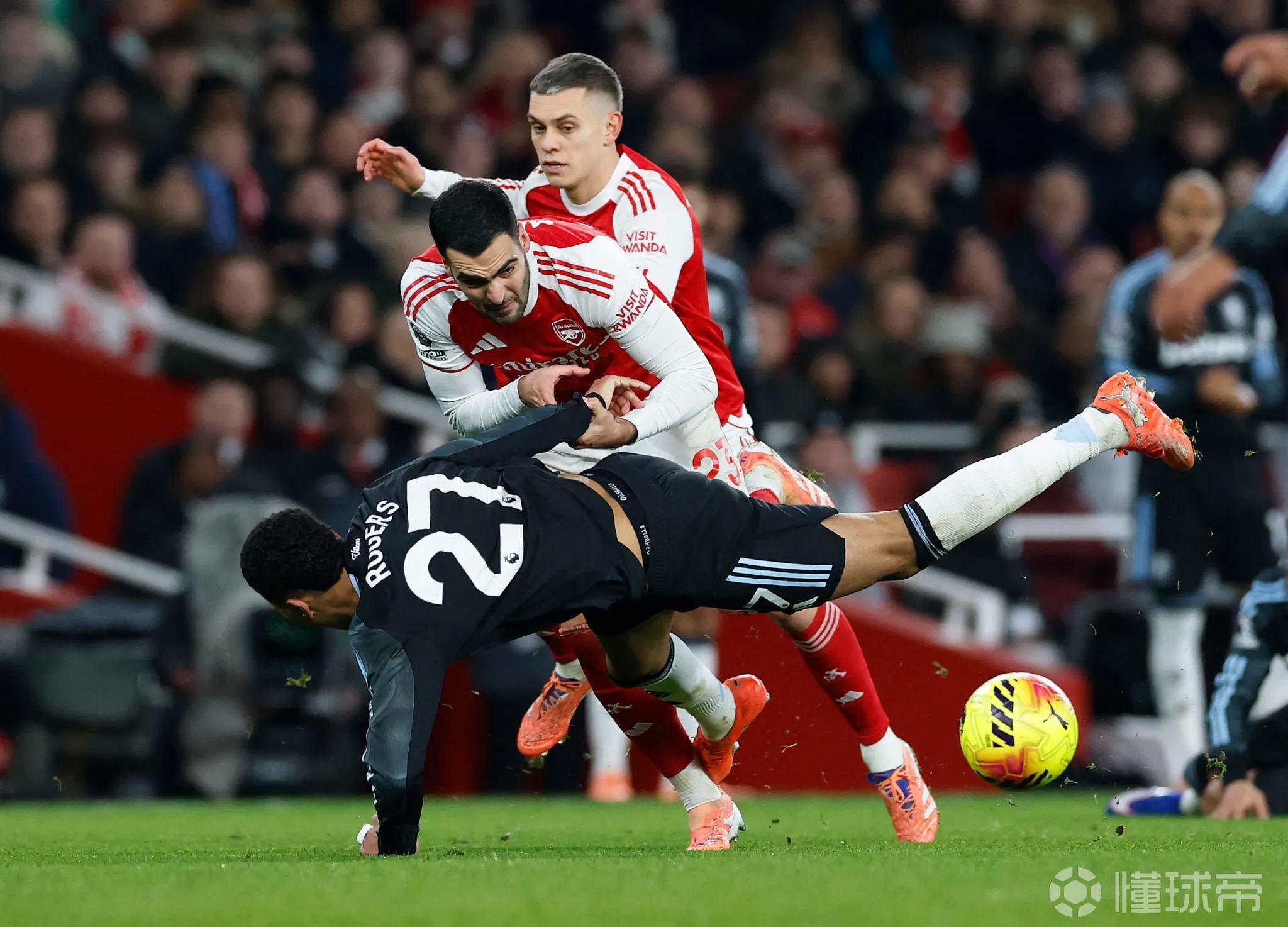 Baccarat Gaming-阿森纳中场因传球失误被球迷炮轰视频